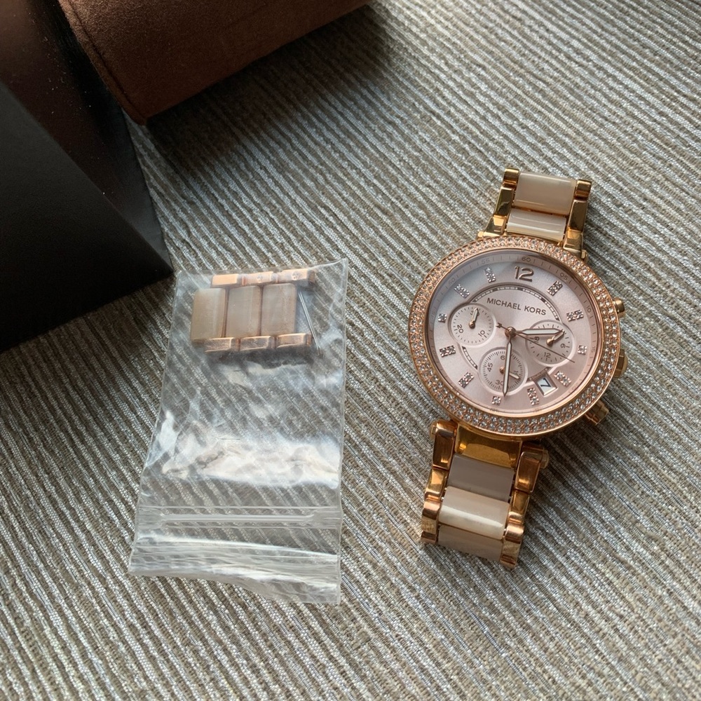 Women's Chronograph Parker Blush & Rose Gold-Tone Stainless Steel Watch 39mm - Picture 9 of 9
